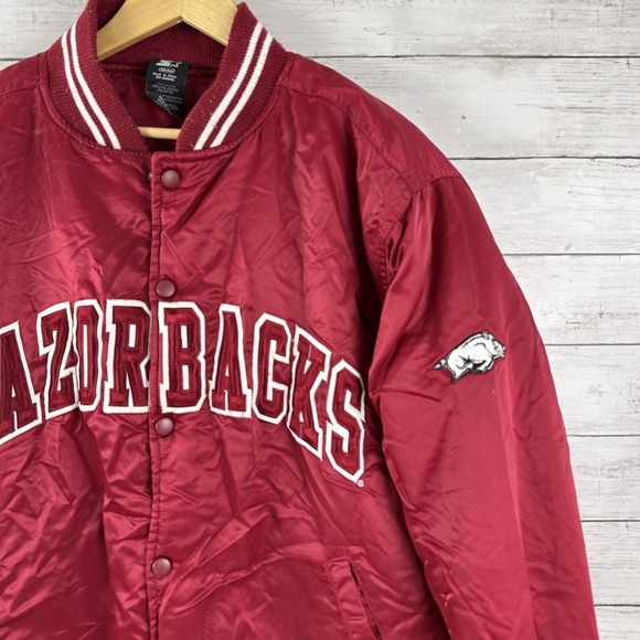 Arkansas Razorbacks Starter Jacket Mens Medium Red Satin Bomber NCAA SEC - Picture 2 of 14